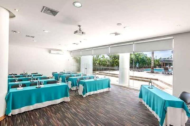Luxurious 3-Bedroom Apartment with Shared Pool in Bolvar - image 16