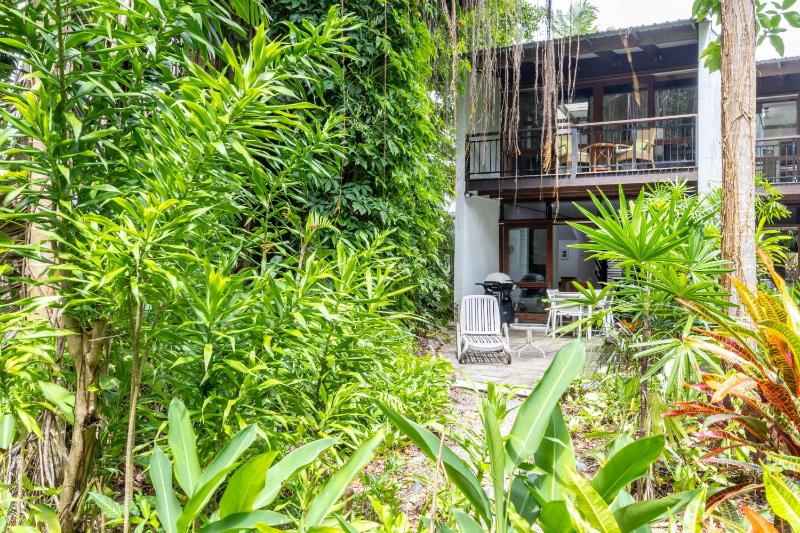 Spindrift Townhouse 3 - The Coral Sea At Your Door - image 7