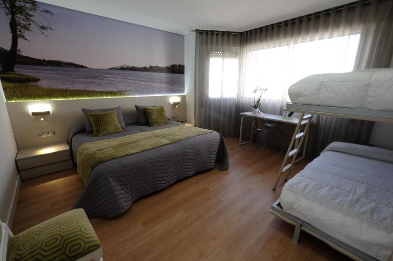 Quadruple Room image 4