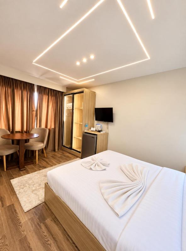 Rotana Pyramids View - image 14