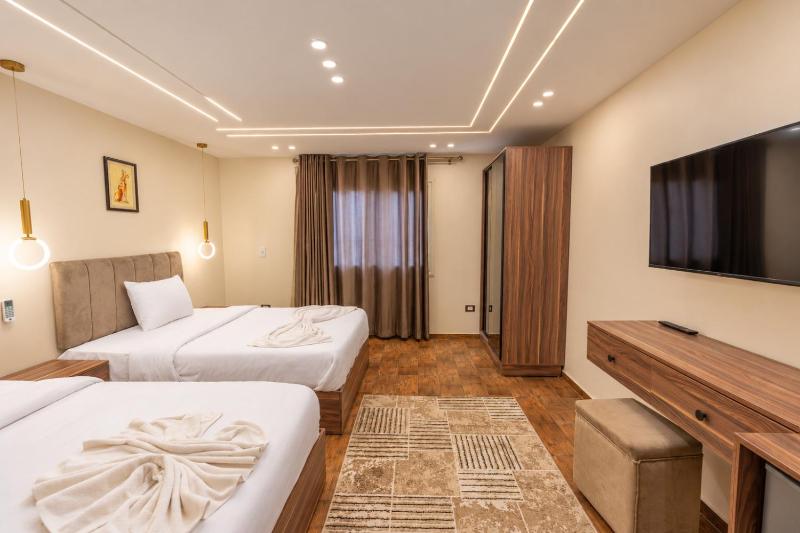 Rotana Pyramids View - image 12