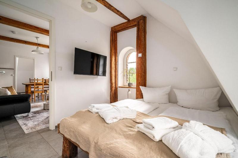 Hotel-Bolter-Muehle-Fewo-Sonnenblumenzimmer - image 28