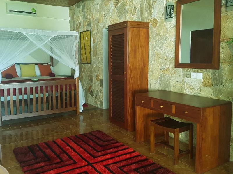 Tropical Beach House Hikkaduwa - image 8
