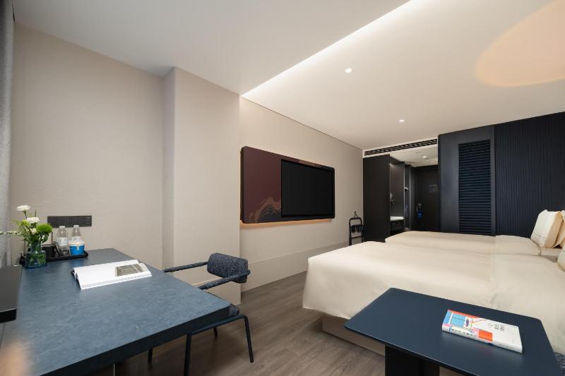Atour Light Hotel Changsha He Long Stadium May Day Square - image 27