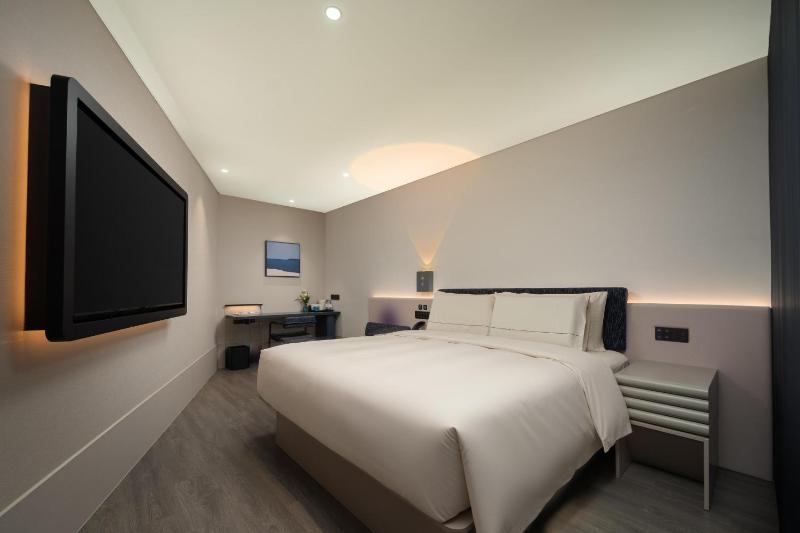 Atour Light Hotel Changsha He Long Stadium May Day Square - image 31