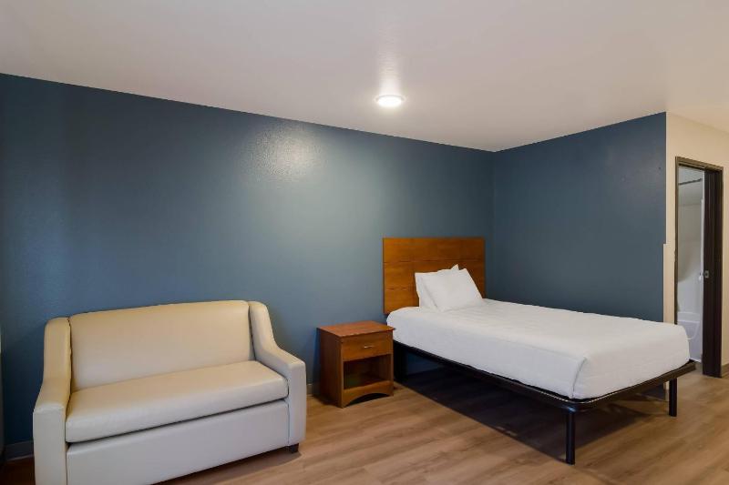 WoodSpring Suites Jacksonville I-295 East - image 13