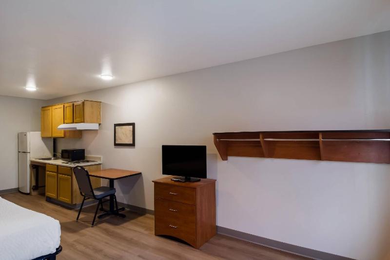 WoodSpring Suites Jacksonville I-295 East - image 17