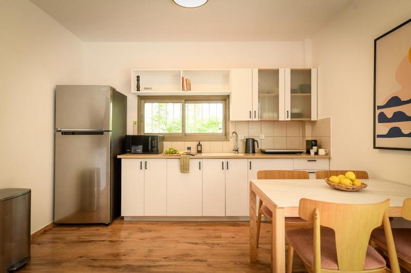 Mamad Beachside 2BR Walk 4 Min Parking - image 8