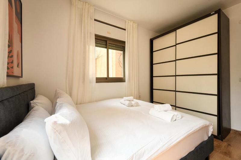 Mamad Beachside 2BR Walk 4 Min Parking - image 15