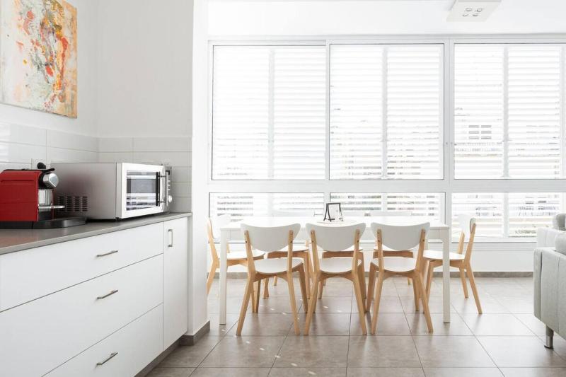 Heart of Tel-Aviv Spacious Stay by Sea N Rent - image 10
