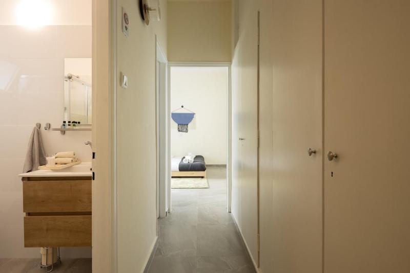 Eclectic Dreams Rabin Square Apt - image 15