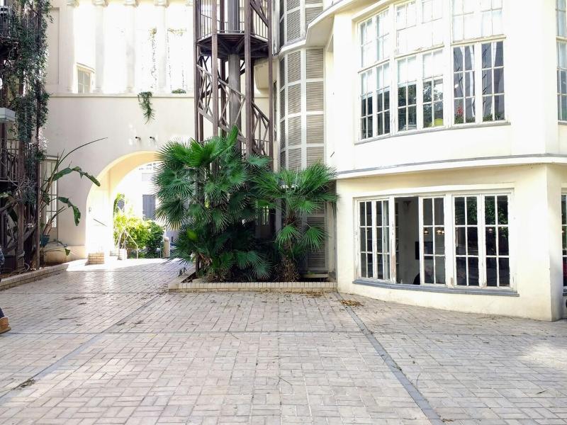 Relaxing 2 BR Apt with Parking - image 10