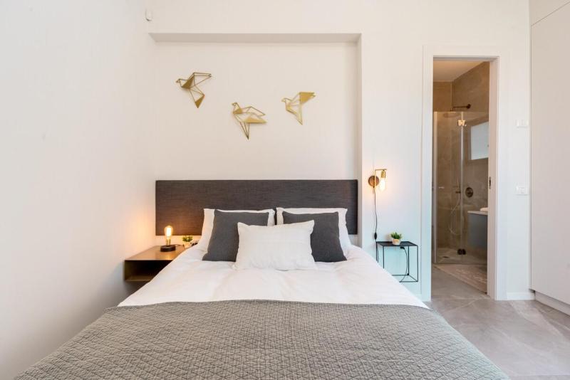 Stylish Apartment with Cozy Vibes - image 15