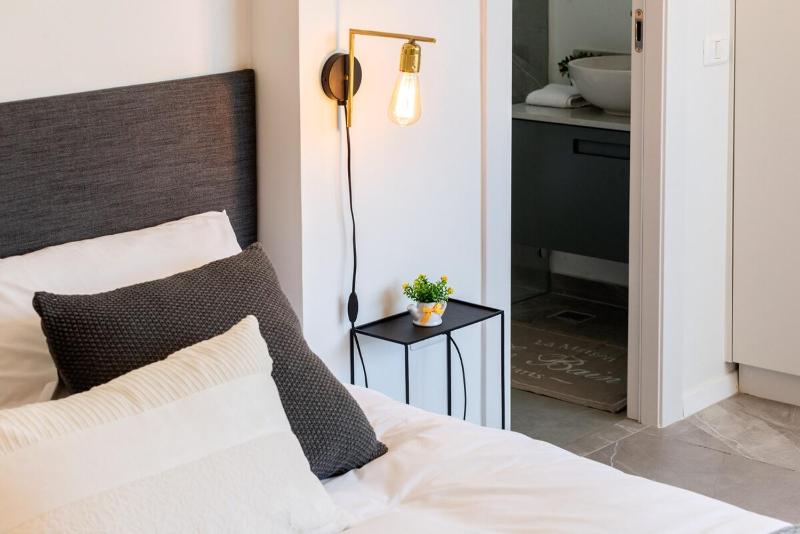 Stylish Apartment with Cozy Vibes - image 14