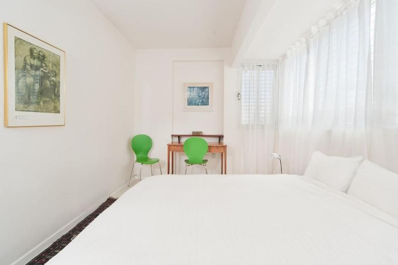 City Escape with Homey Vibes - image 14