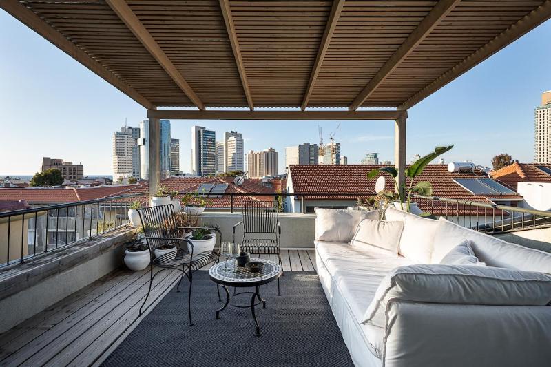 The Gem of Neve Tzedek Stylish Home - image 1