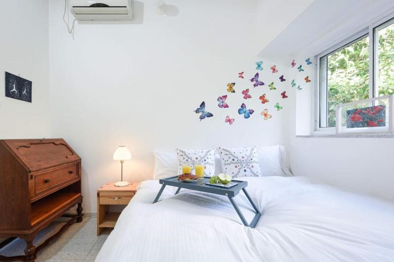 Tranquil Garden Retreat - image 15