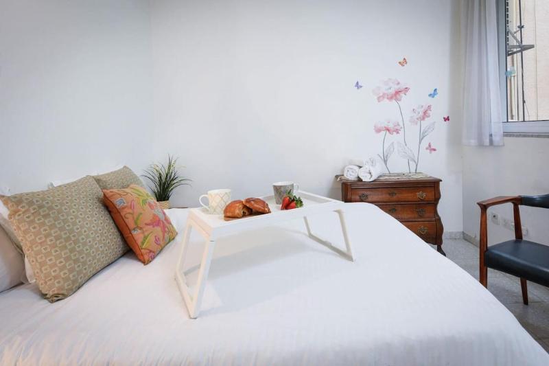 Tranquil Garden Retreat - image 6