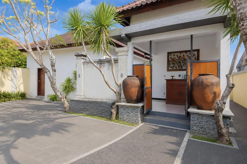 Collection O near Pantai Nusadua formerly Palm Bamboo Hotel - image 40