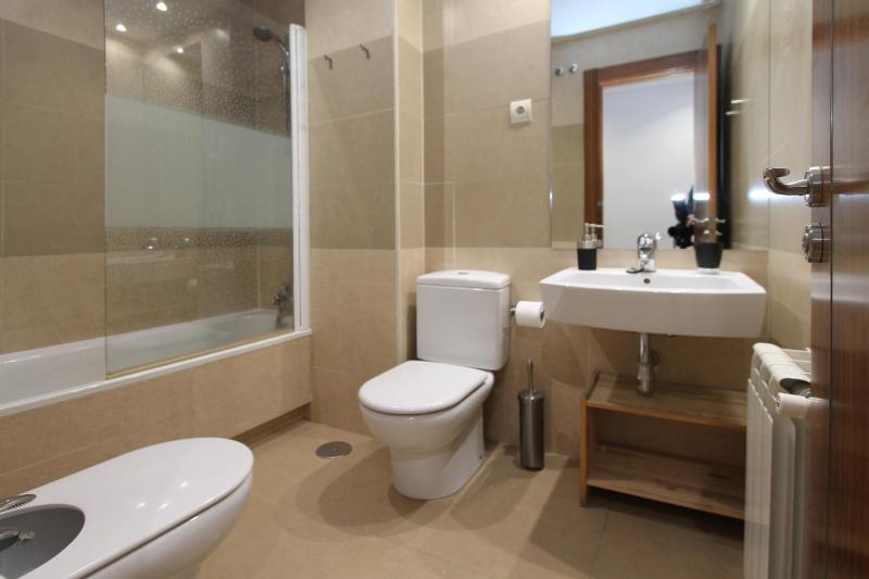 Superior One-Bedroom Apartment image 4
