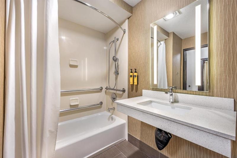 Best Western Plus Portland Airport Hotel & Suites - image 22