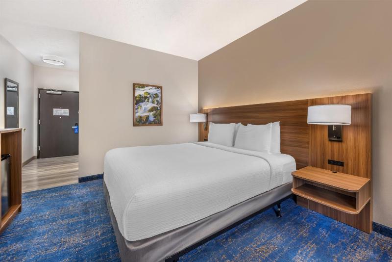 Best Western Plus Portland Airport Hotel & Suites - image 9