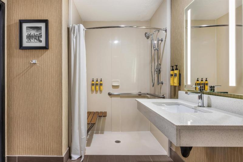 Best Western Plus Portland Airport Hotel & Suites - image 50