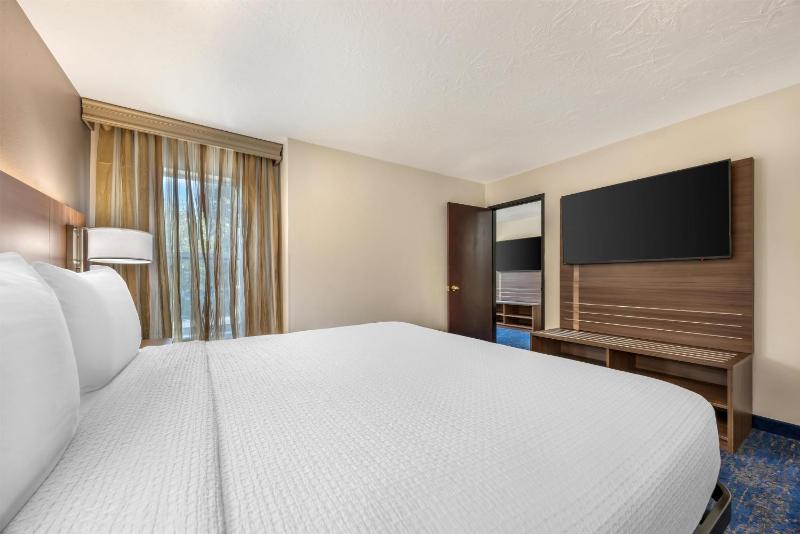 Best Western Plus Portland Airport Hotel & Suites - image 49