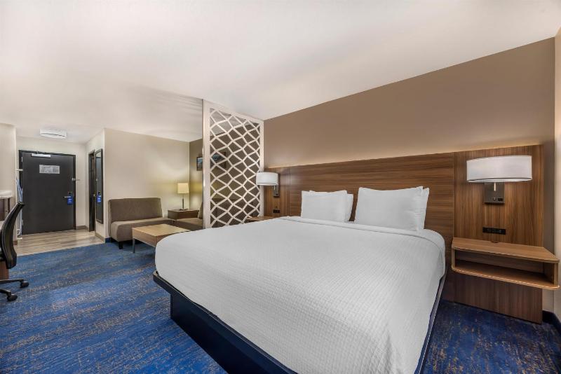 Best Western Plus Portland Airport Hotel & Suites - image 14