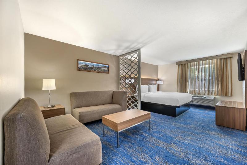 Best Western Plus Portland Airport Hotel & Suites - image 17