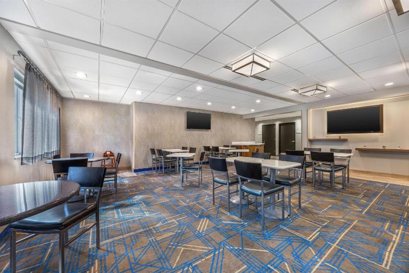 Best Western Plus Portland Airport Hotel & Suites - image 45