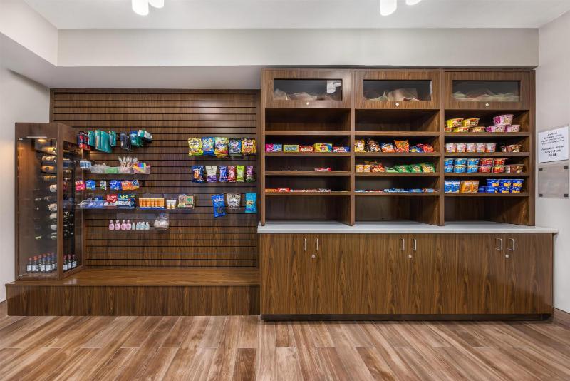 Best Western Plus Portland Airport Hotel & Suites - image 37