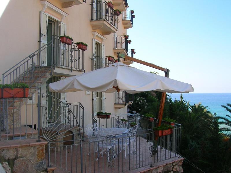Two-Bedroom Apartment with Terrace and Sea View image 4