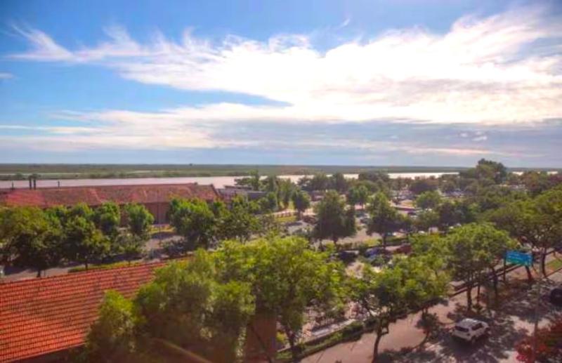 Departamento 3 Dormitorios con Vista al Paraná - 6 Pax by Lofty - image 15