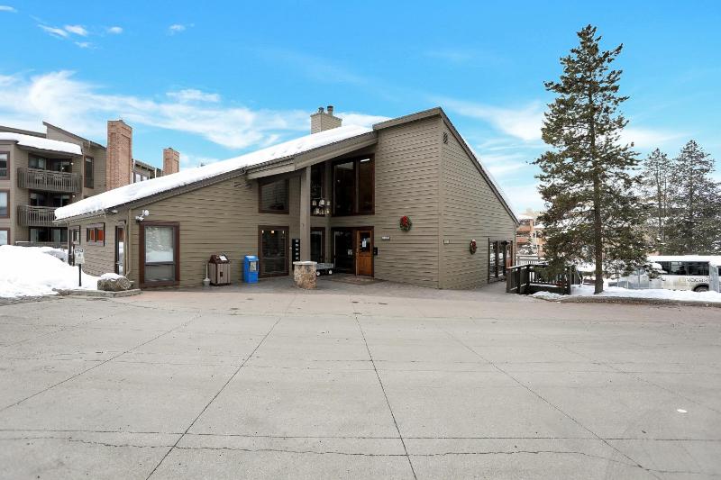 Lodge B209 - image 31