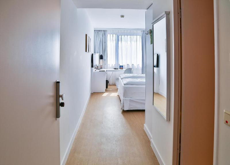 Hotel Frankfurt Messe affiliated by Melia - image 10