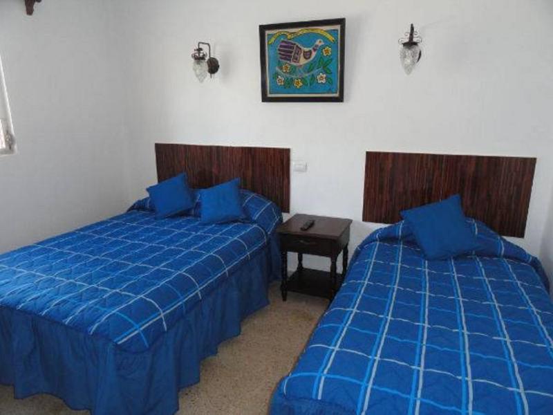 Hotel Las Dalias Inn - image 6