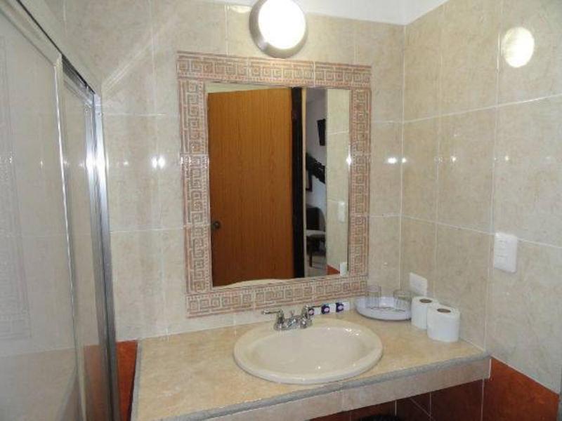 Hotel Las Dalias Inn - image 11