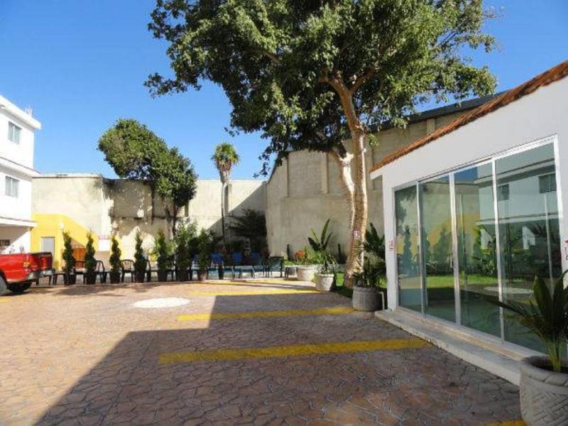 Hotel Las Dalias Inn - image 5