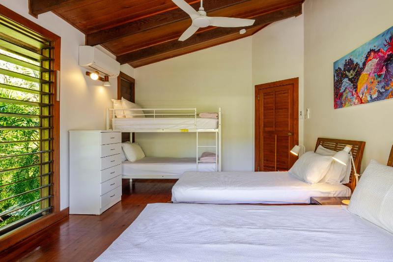 23 Solander Boulevard - Family Home by the Beach - image 10