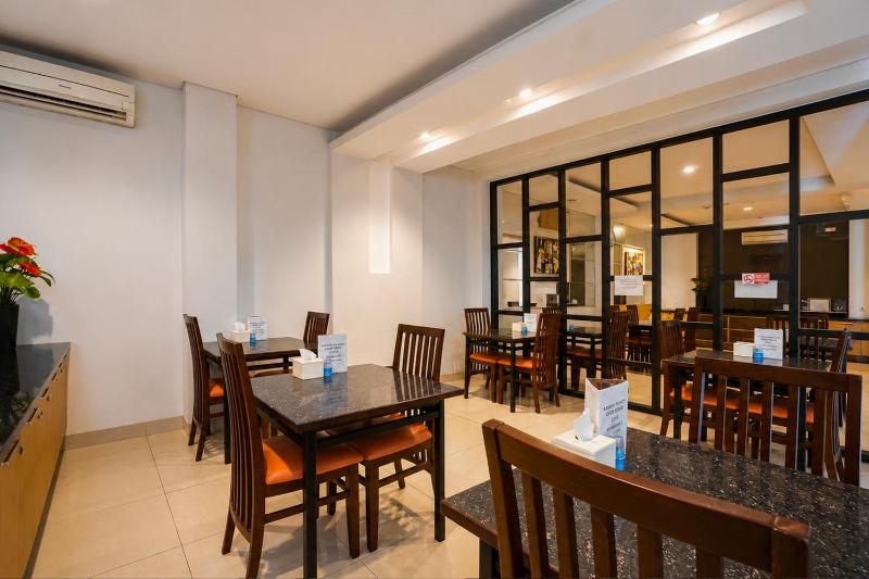 Townhouse Oak Hotel Niaga Surabaya - image 16