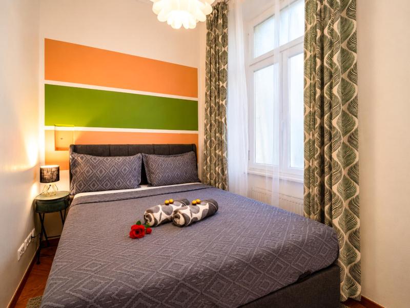 Spacious 2BR Apartment for 6 near City Center Metro U2 - image 15