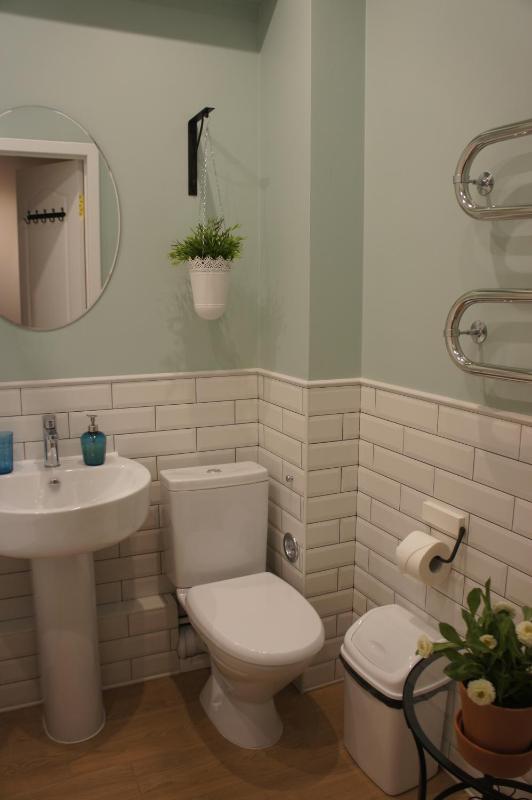 Standard Single Room with Shared Bathroom image 2