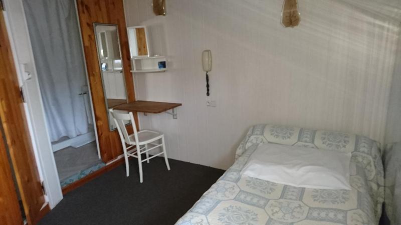 Single Room image 4