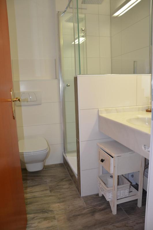 Standard Double Room with Garden View image 4