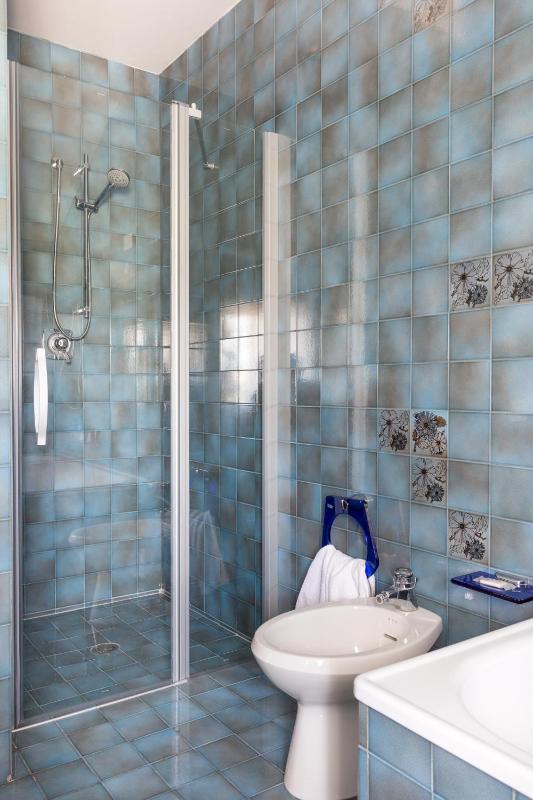 Two Connecting Double Rooms image 2