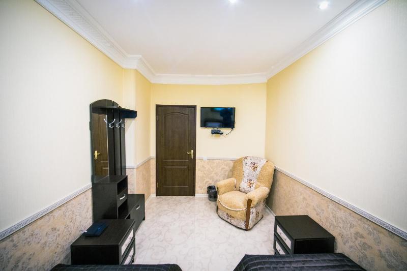 Budget Twin Room image 3