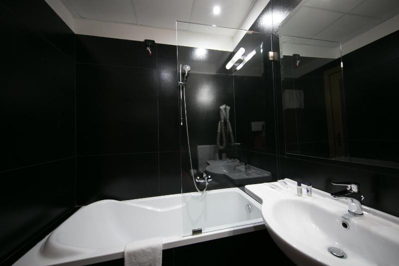 Triple Room image 4