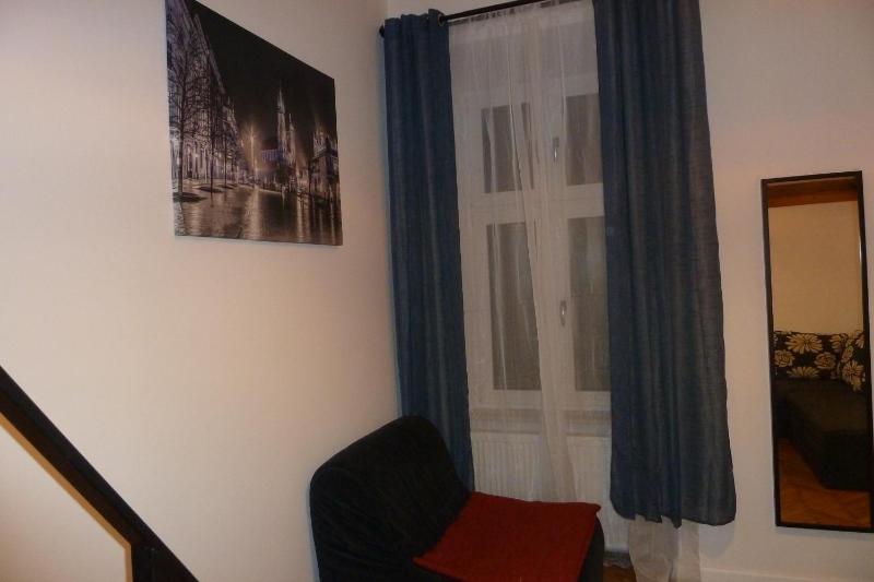 Studio Apartment image 3