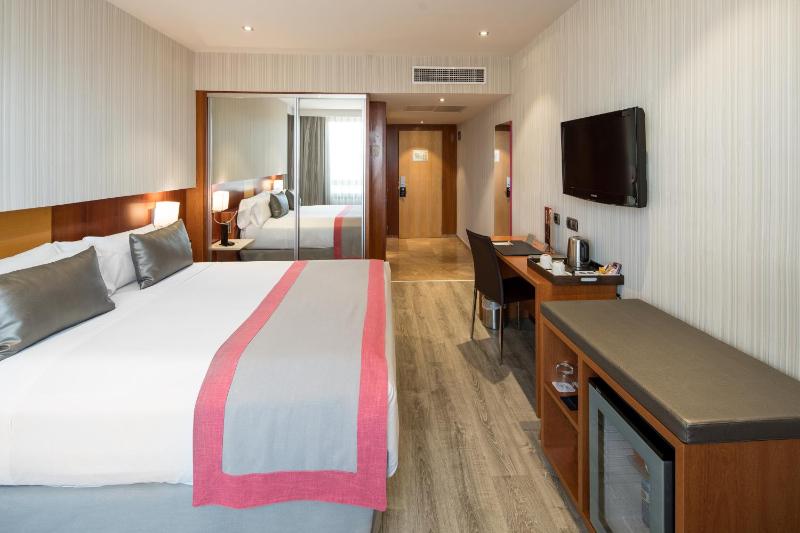 Superior Double Room image 4
